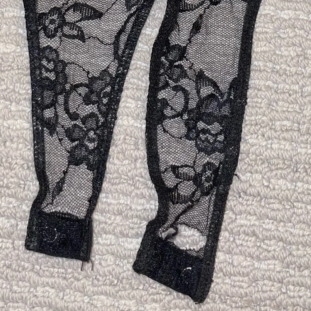 Forever 21 Sheer Lace Bodysuit - Picture 5 of 5